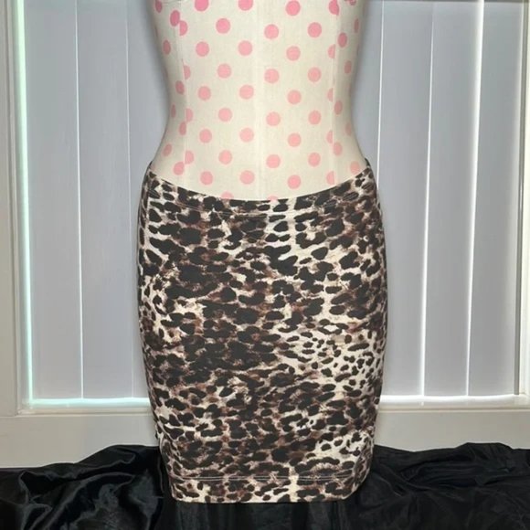 H&M Mini Skirt Leopard Print Size Small - Picture 1 of 7